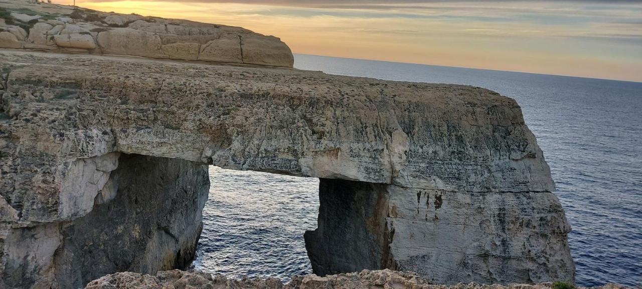 Haven Farmhouse B&B Għarb Exteriör bild