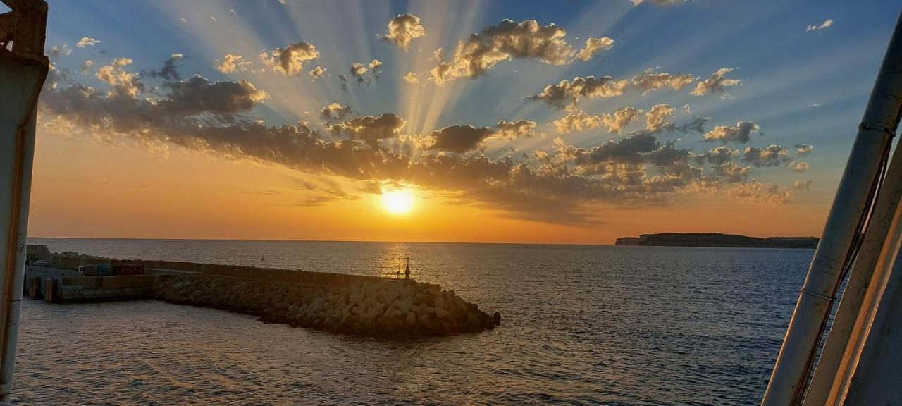 Haven Farmhouse B&B Għarb Exteriör bild