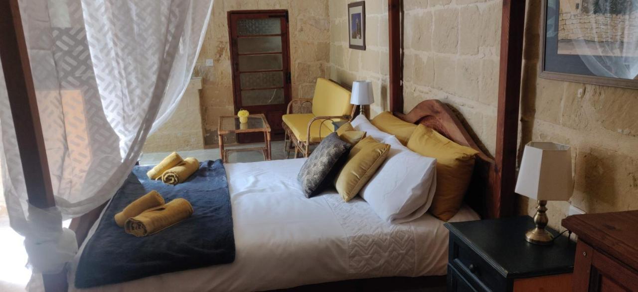 Haven Farmhouse B&B Għarb Exteriör bild