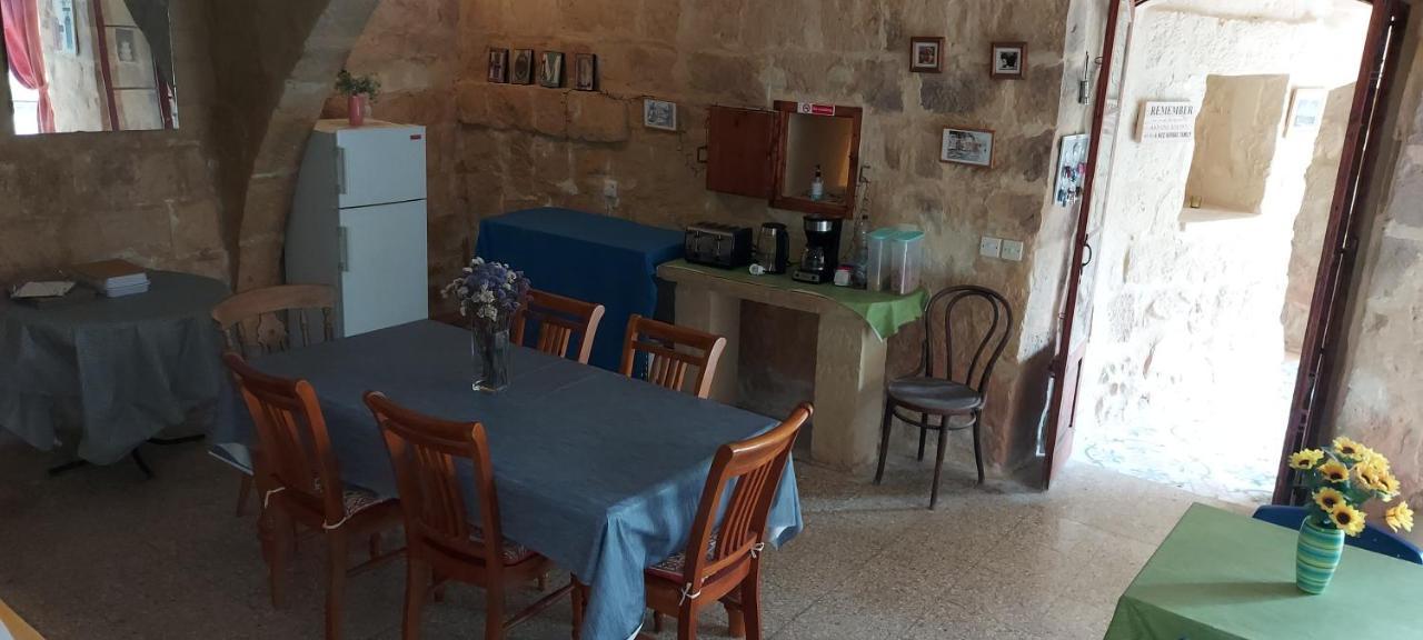 Haven Farmhouse B&B Għarb Exteriör bild