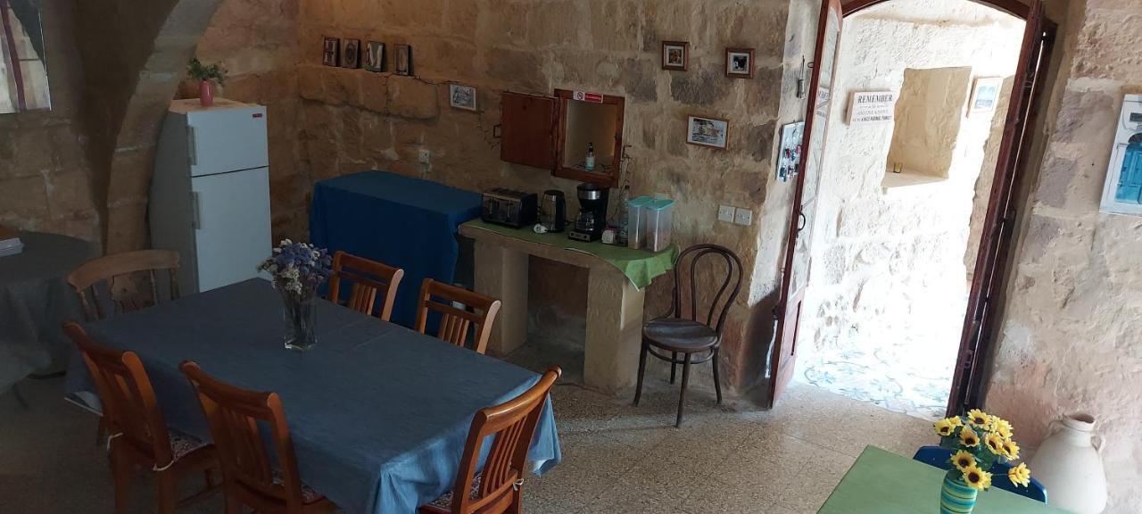 Haven Farmhouse B&B Għarb Exteriör bild